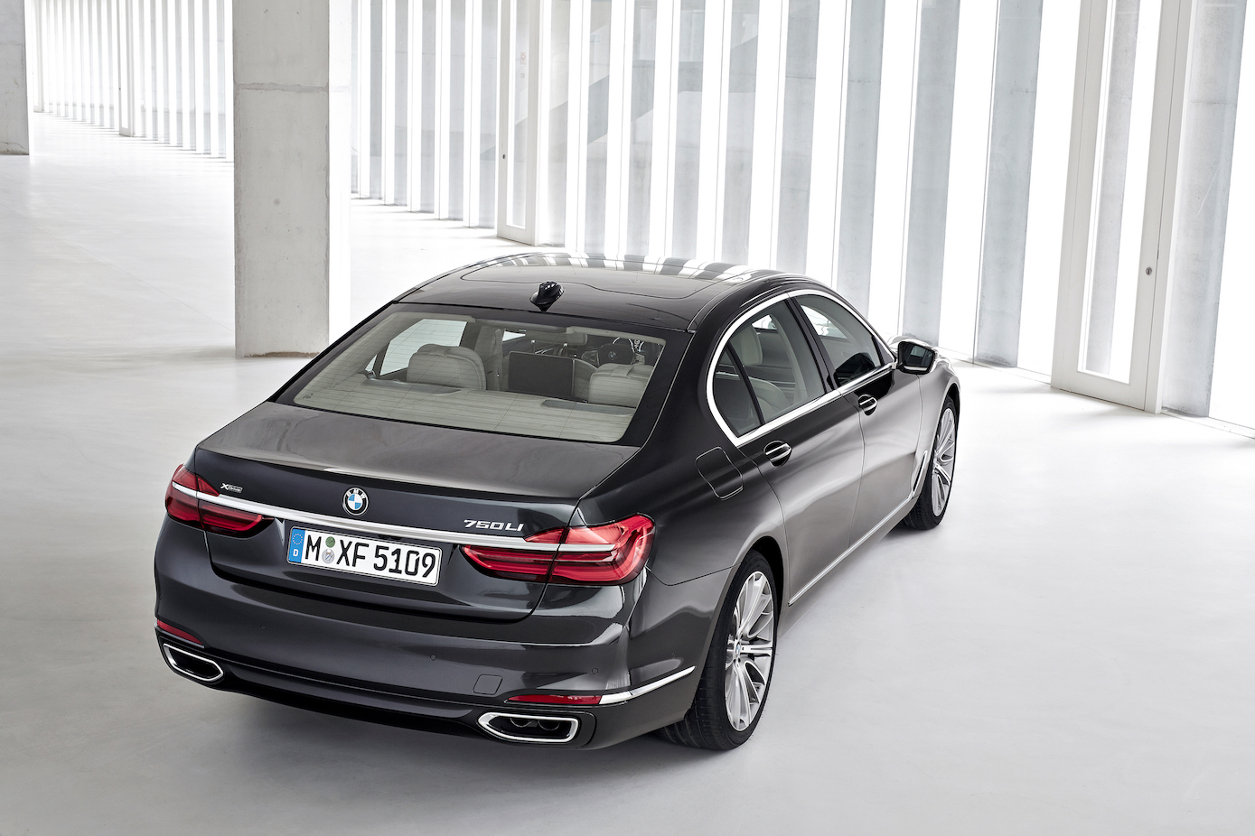 BMW 7 Series 2016 740i 326 Hp POV Test Drive - Proefritten
