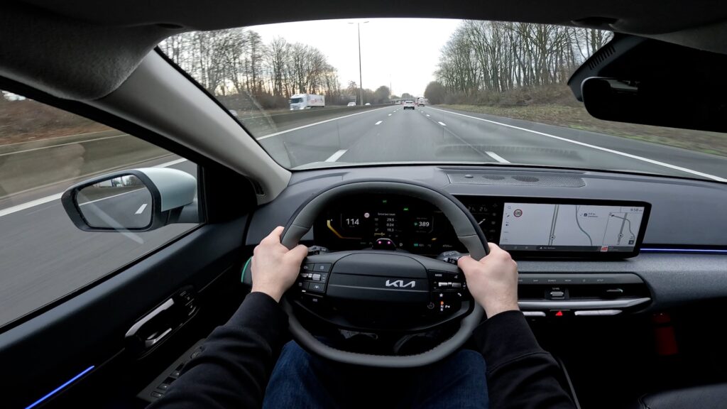 Kia EV4 autosnelweg
